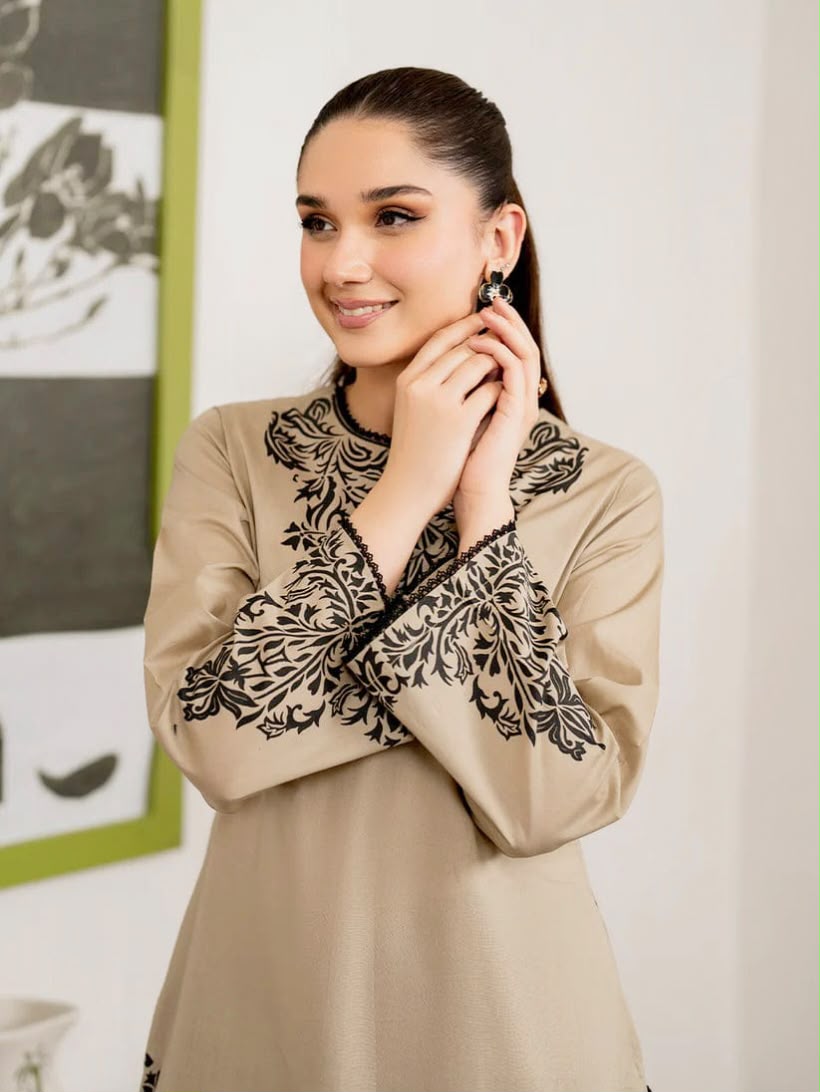GARNET embroiderd lawn hit code unstitched 3pc✓