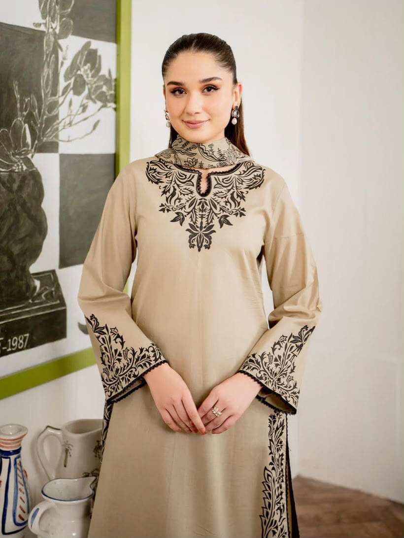 GARNET embroiderd lawn hit code unstitched 3pc✓