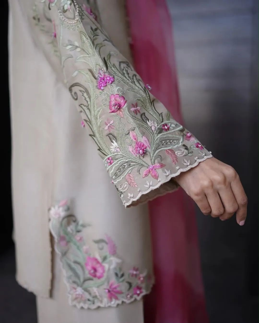 VANIYA PEARL PETAL